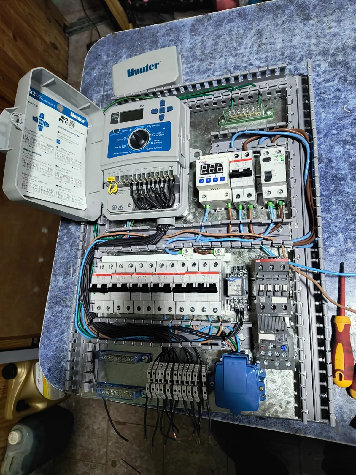 Tablero eléctrico para sistema de riego 10